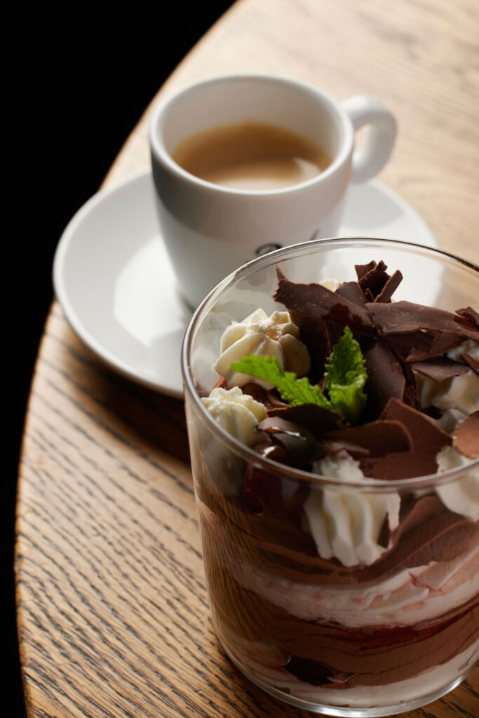 Dessert chocolat chantilly et café - Restaurant Les Bugattistes - Dorlisheim, Alsace